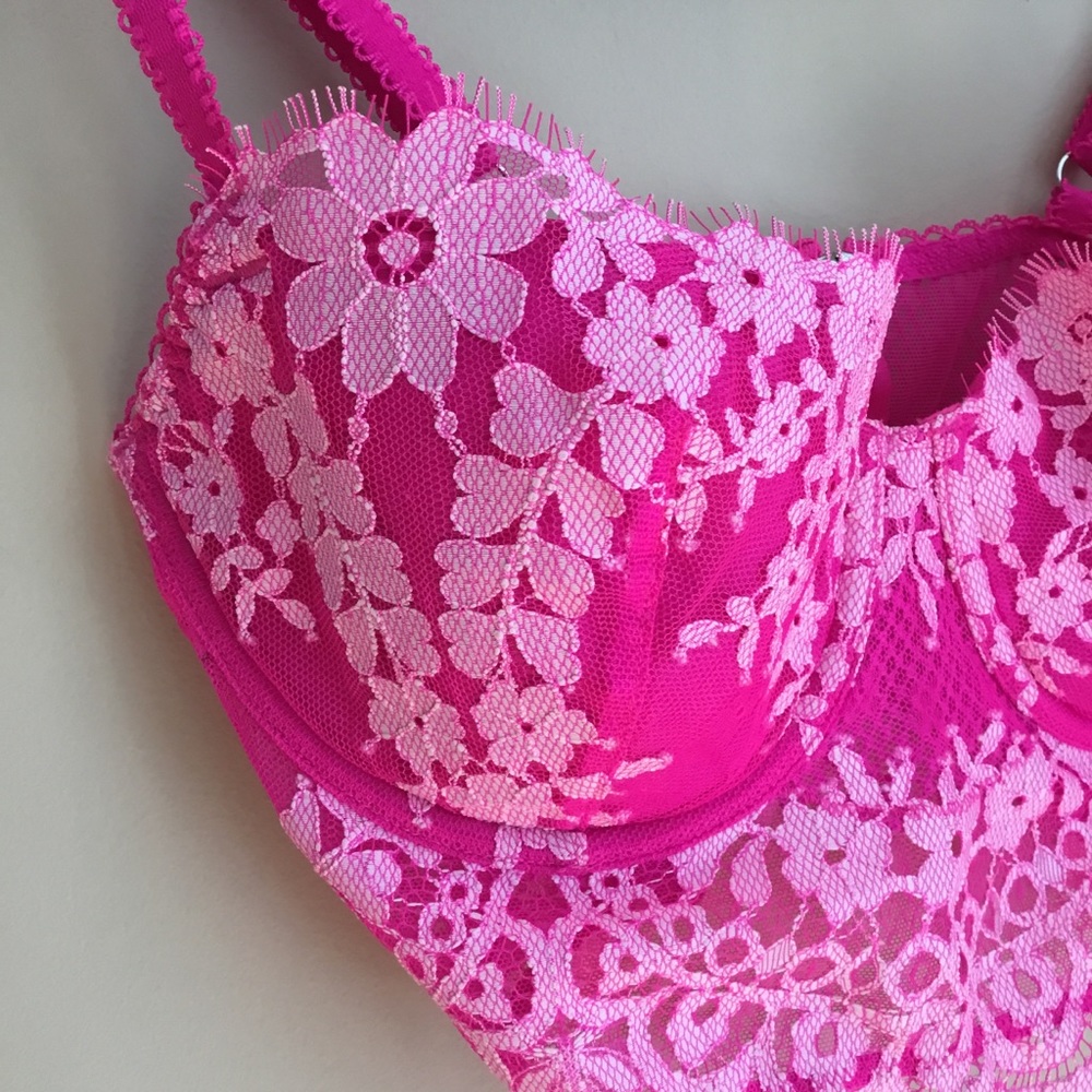 Victoria’s Secret Dream Angels Lined Demi Pink Lace Back Zip Bra - Picture 3 of 11